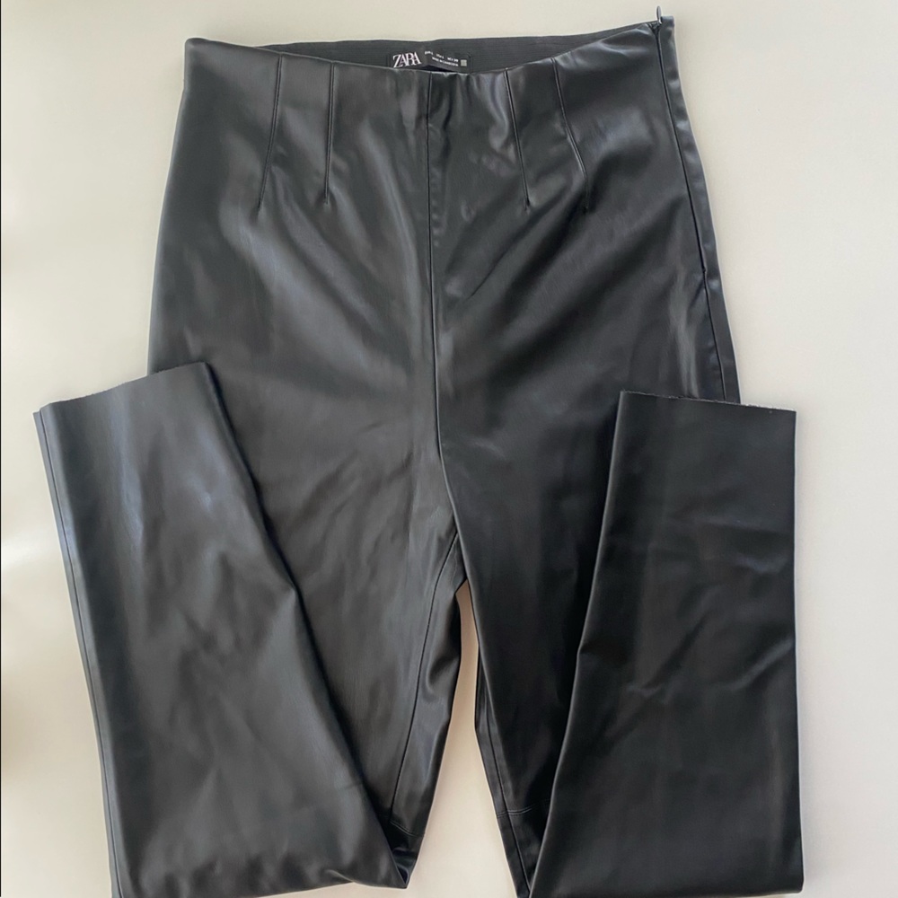 Zara High-Waisted Faux Leather Pants in Black